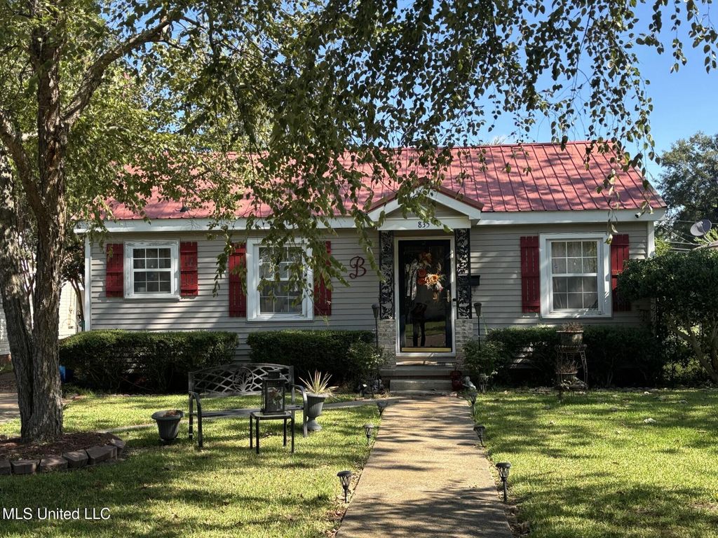 835 Catalpa Street, Clarksdale, MS 38614