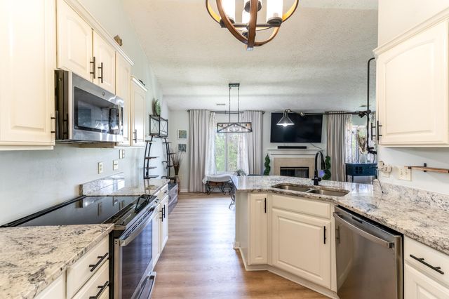 1608 Ashley Court, 304, Florence, KY 41042