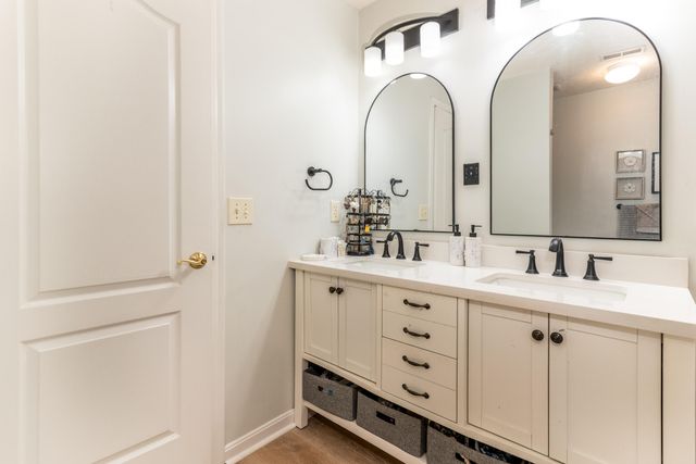1608 Ashley Court, 304, Florence, KY 41042