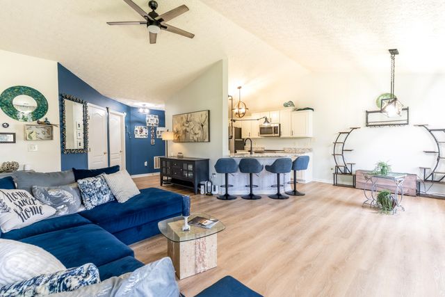 1608 Ashley Court, 304, Florence, KY 41042
