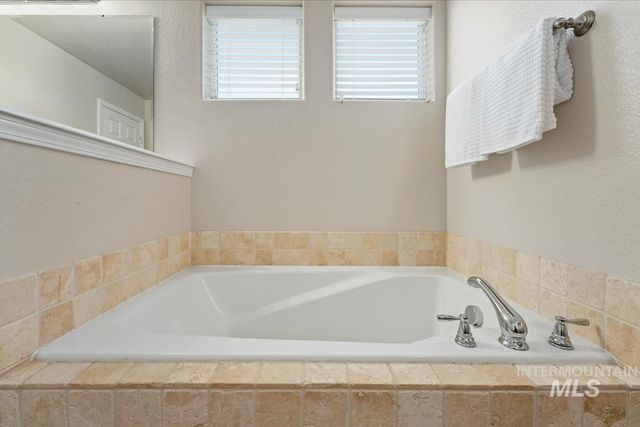 182 E Ironstone Drive, Meridian, ID 83646