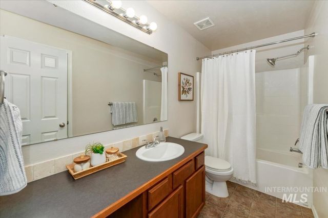 182 E Ironstone Drive, Meridian, ID 83646
