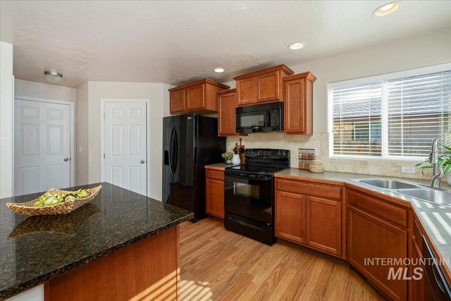 182 E Ironstone Drive, Meridian, ID 83646