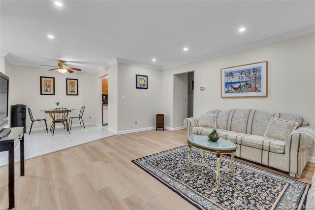 45 Richmond Boulevard 2B, Ronkonkoma, NY 11779