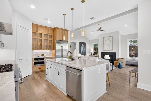 3837 Englewood Lane, Fort Worth, TX 76107
