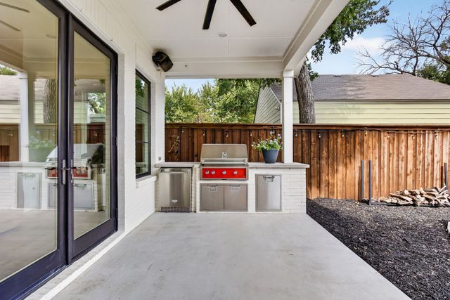 3837 Englewood Lane, Fort Worth, TX 76107