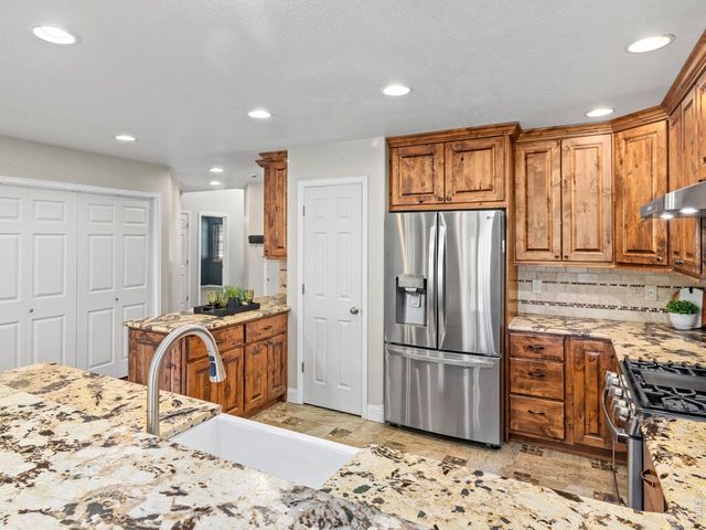 4203 Lookout Ln, Fort Collins, CO 80526