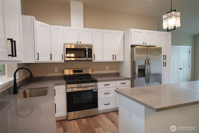 254 Skyler Way, Eatonville, WA 98328