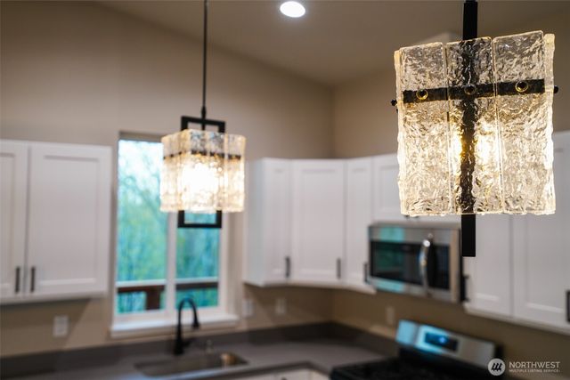 254 Skyler Way, Eatonville, WA 98328