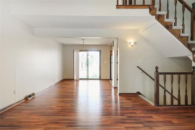 134 SW Robin Road, Lee's Summit, MO 64063