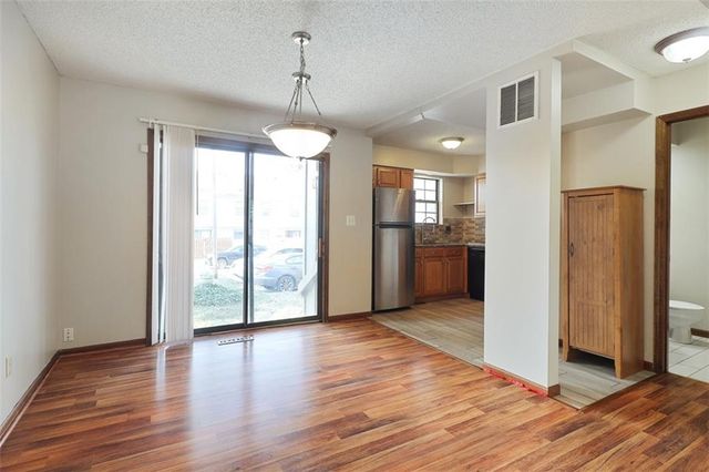 134 SW Robin Road, Lee's Summit, MO 64063