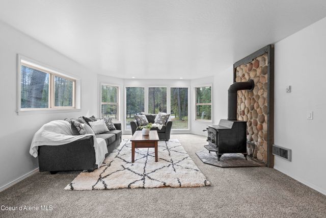 17561 E PERIMETER RD, Athol, ID 83801