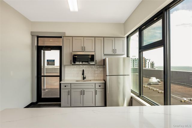 1 E Broadway 5G, Long Beach, NY 11561