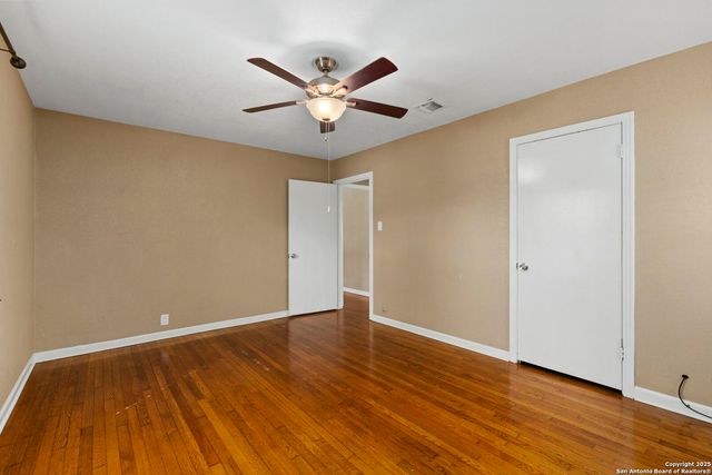 502 Brookview Dr, San Antonio, TX 78213