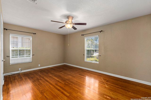 502 Brookview Dr, San Antonio, TX 78213