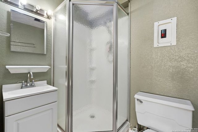 502 Brookview Dr, San Antonio, TX 78213