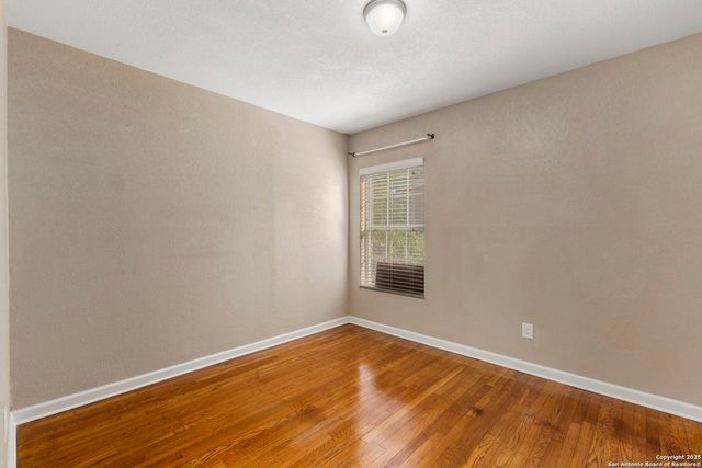 502 Brookview Dr, San Antonio, TX 78213