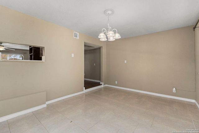 502 Brookview Dr, San Antonio, TX 78213