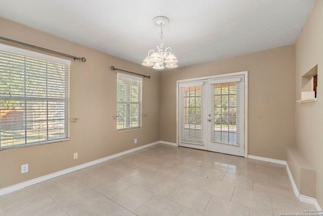 502 Brookview Dr, San Antonio, TX 78213