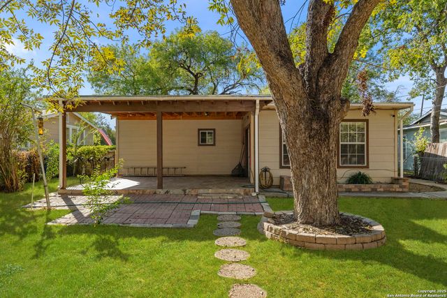 502 Brookview Dr, San Antonio, TX 78213