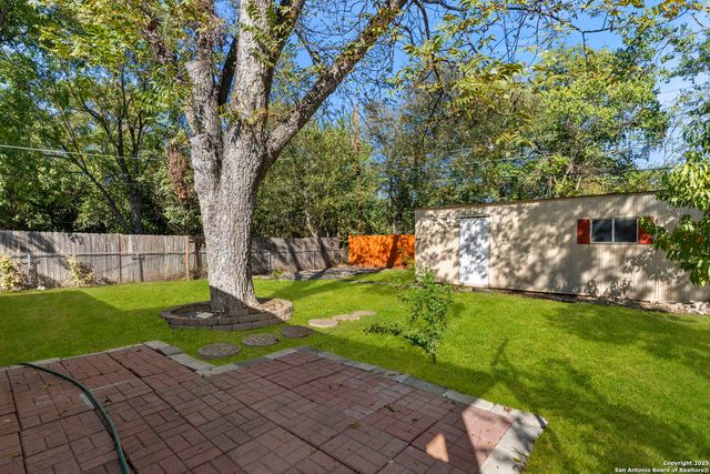 502 Brookview Dr, San Antonio, TX 78213