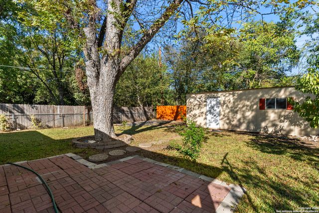 502 Brookview Dr, San Antonio, TX 78213