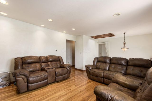 6677 Red Coach Lane, Reynoldsburg, OH 43068