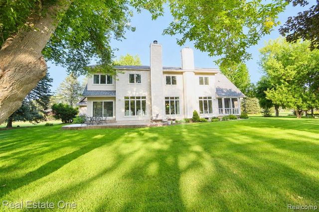 716 Bristol Lane, Orion Twp, MI 48348