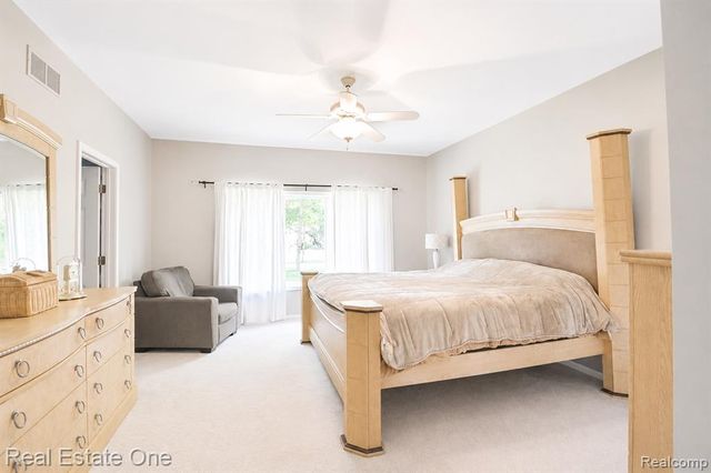 716 Bristol Lane, Orion Twp, MI 48348