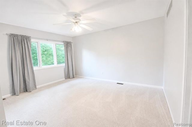 716 Bristol Lane, Orion Twp, MI 48348
