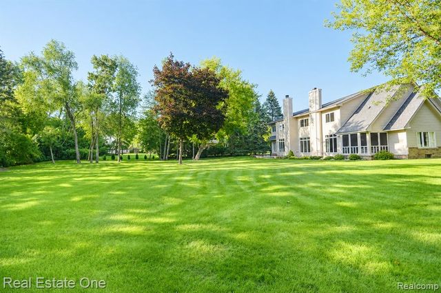 716 Bristol Lane, Orion Twp, MI 48348