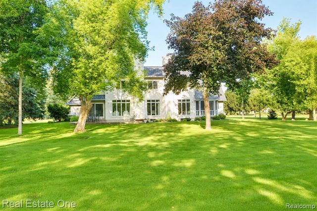 716 Bristol Lane, Orion Twp, MI 48348