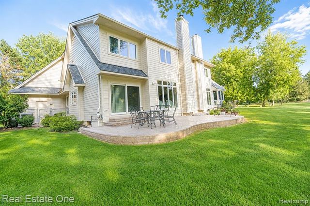 716 Bristol Lane, Orion Twp, MI 48348