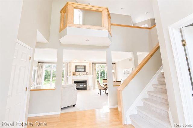 716 Bristol Lane, Orion Twp, MI 48348
