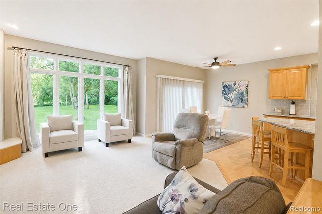 716 Bristol Lane, Orion Twp, MI 48348