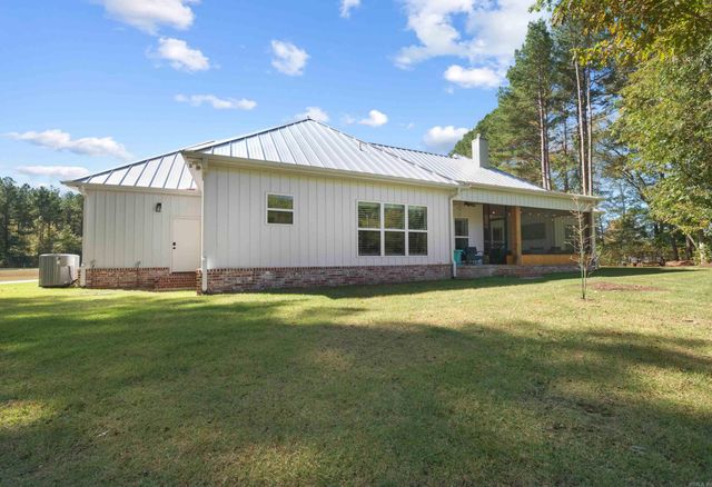 57 Iveon Clay Rd., Pangburn, AR 72121