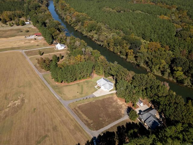 57 Iveon Clay Rd., Pangburn, AR 72121
