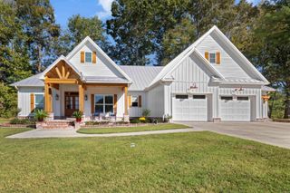 57 Iveon Clay Rd., Pangburn, AR 72121