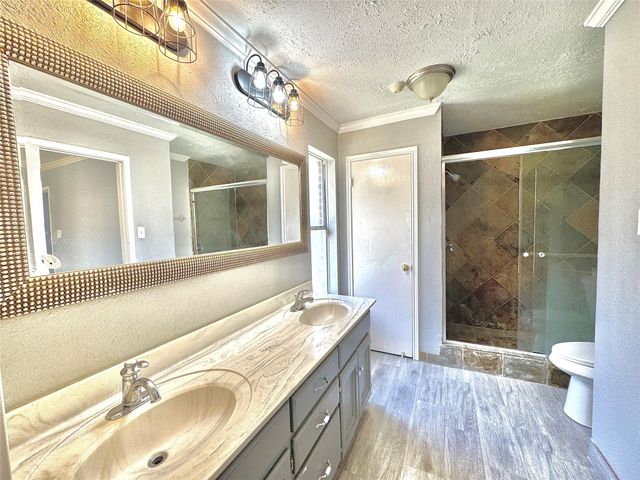 15807 Pilgrim Hall Drive, Friendswood, TX 77546