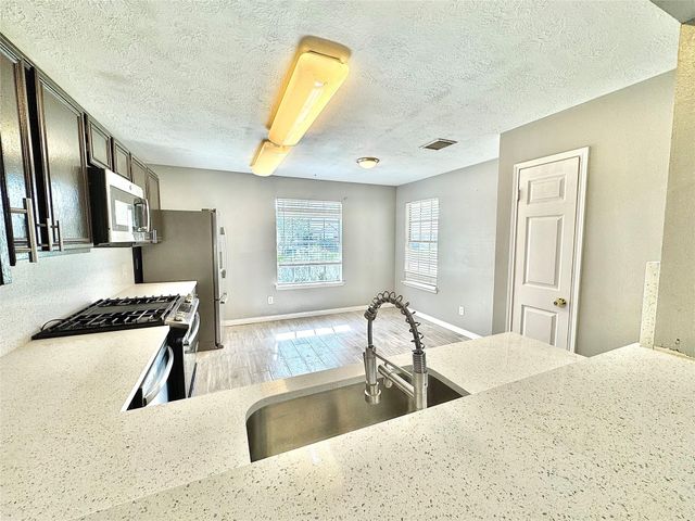 15807 Pilgrim Hall Drive, Friendswood, TX 77546