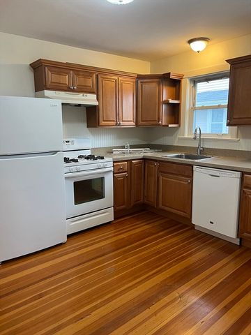 19 Melbourne Avenue 1, Newton, MA 02460