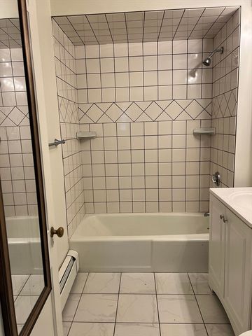 19 Melbourne Avenue 1, Newton, MA 02460