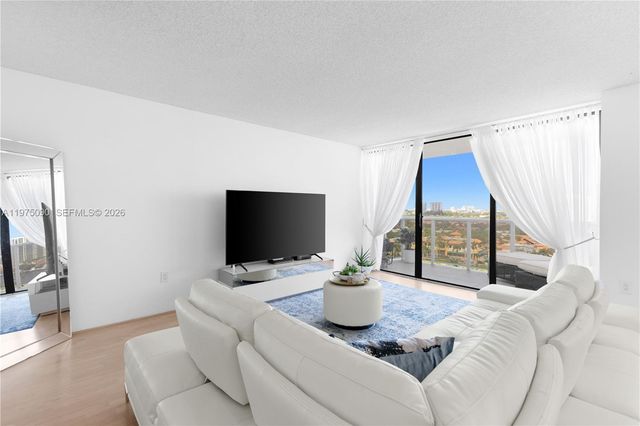 3625 N Country Club Drive 1401, Aventura, FL 33180