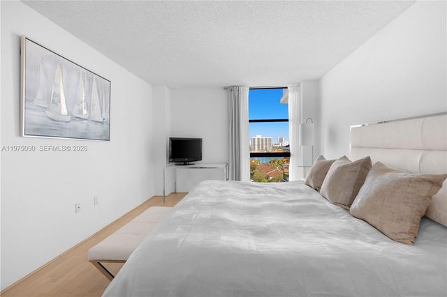 3625 N Country Club Drive 1401, Aventura, FL 33180