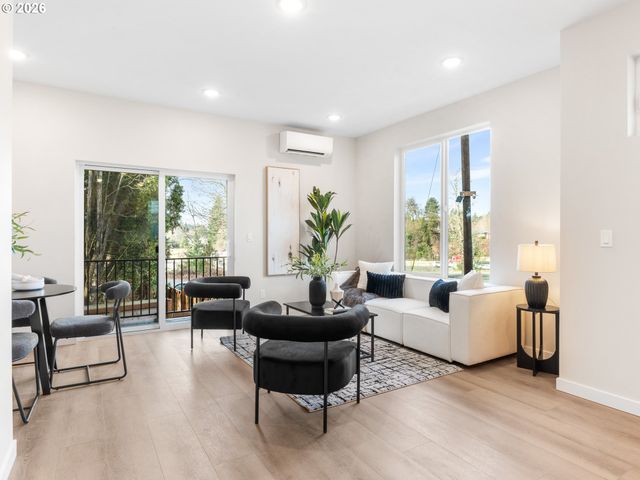 8632 Sw 21st Ave, Portland, OR 97219