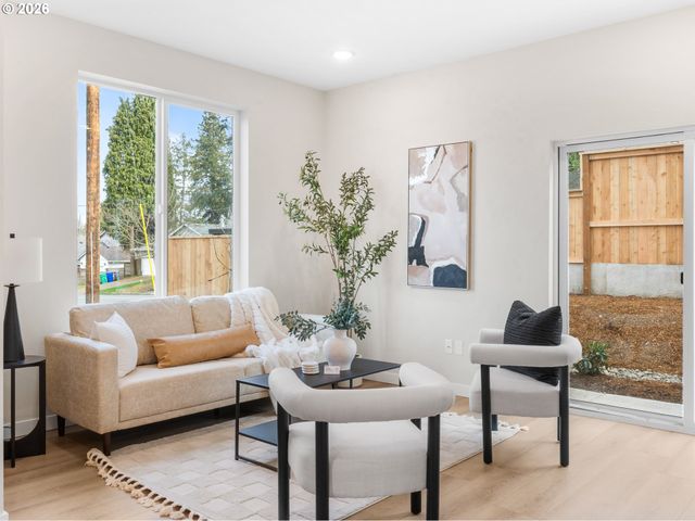 8632 Sw 21st Ave, Portland, OR 97219