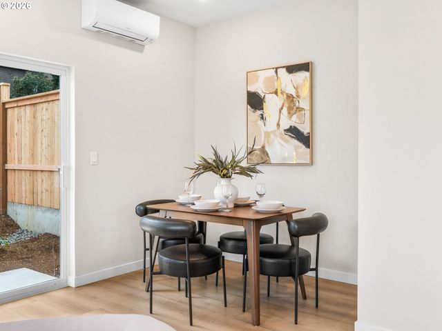 8632 Sw 21st Ave, Portland, OR 97219