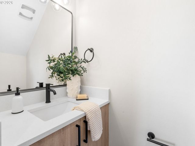 8632 Sw 21st Ave, Portland, OR 97219