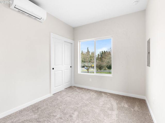 8632 Sw 21st Ave, Portland, OR 97219