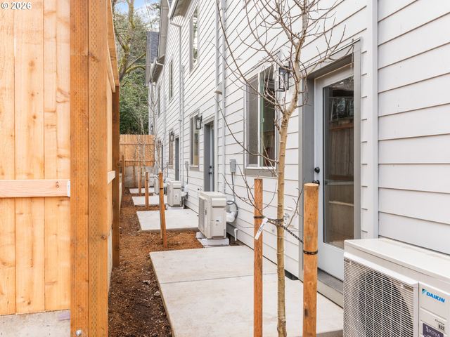 8632 Sw 21st Ave, Portland, OR 97219